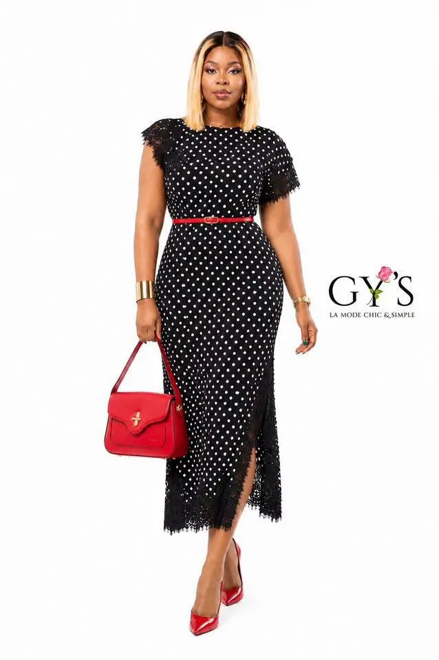 Robe à pois blanc noir et motif en dentelle — GY'S